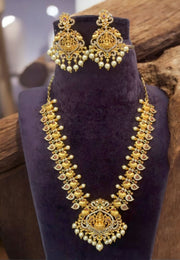 Premium short necklace with green and pink stone -pairing with beautiful earrings